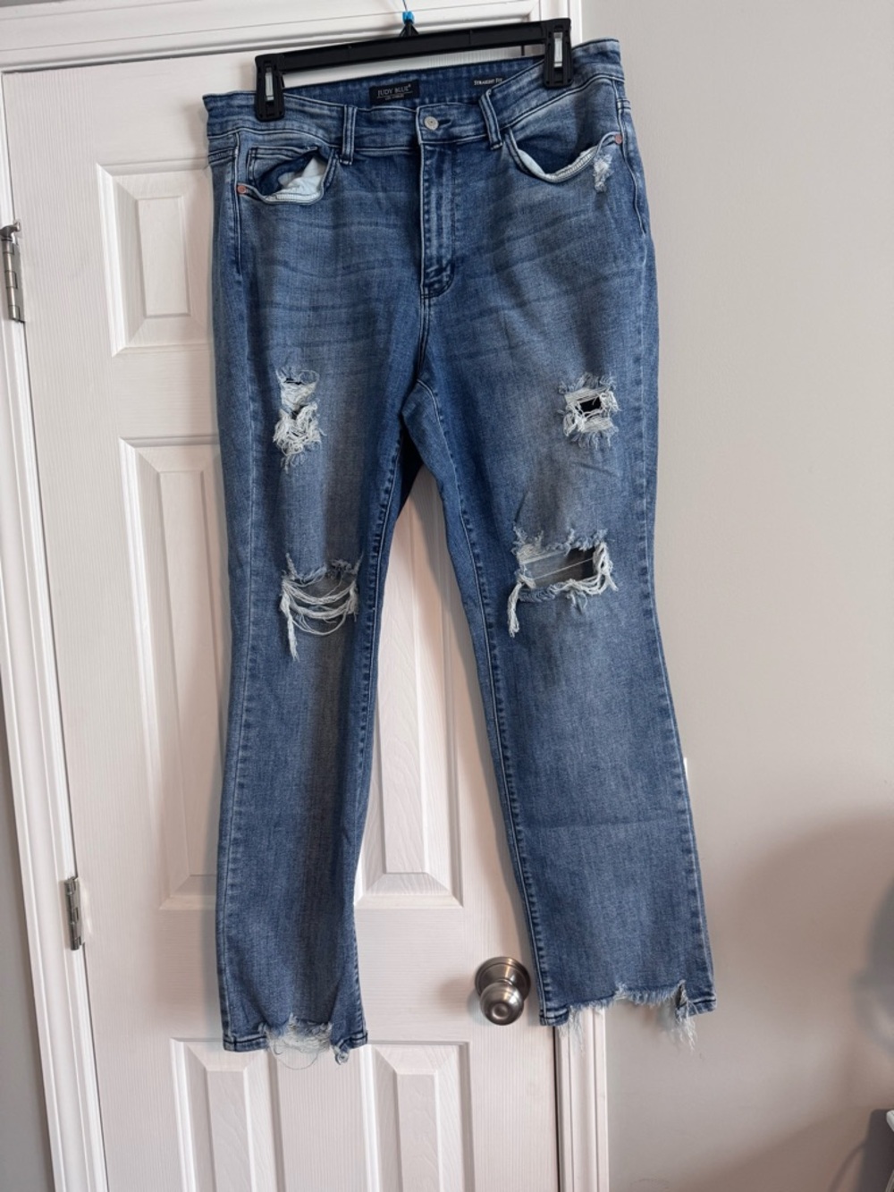 Judy Blue Distressed Straight Fit Jeans